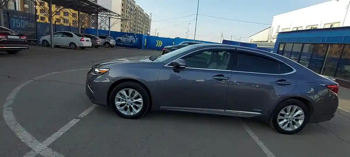 Lexus ES 2015 года за 12 500 000 тг. в Алматы