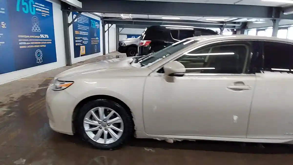 Lexus ES 2015 года за 14 800 000 тг. в Астана