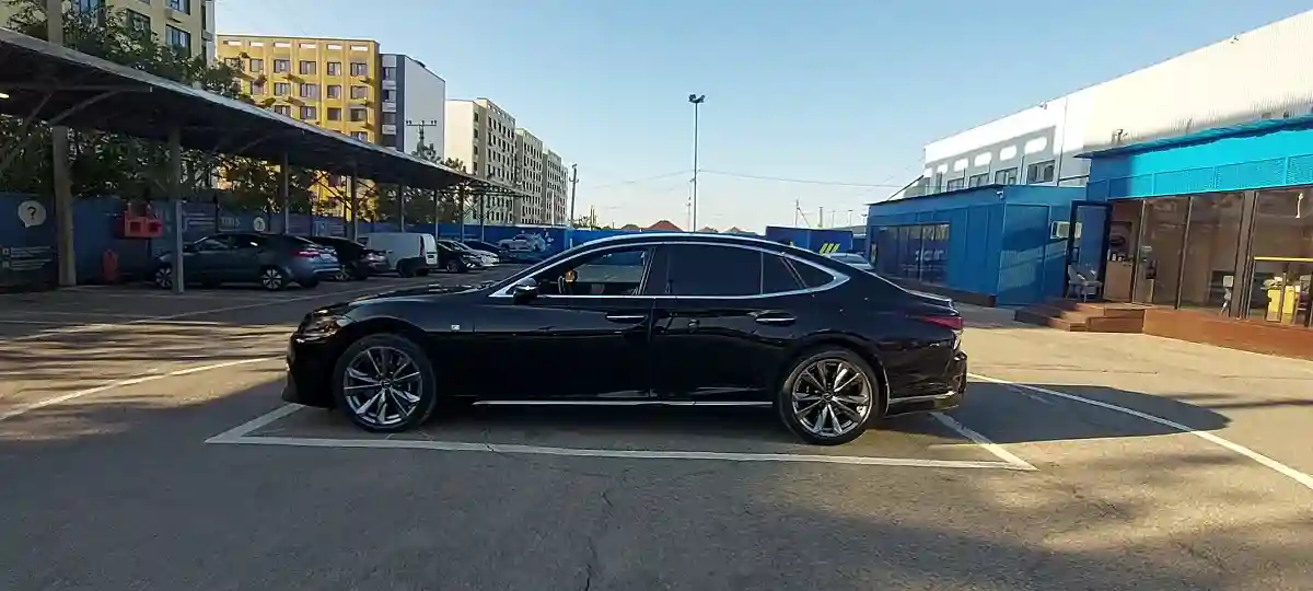 Lexus LS 2018 года за 31 000 000 тг. в Алматы