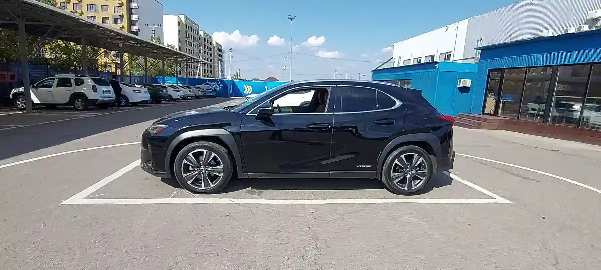 Lexus UX 2019 года за 12 000 000 тг. в Алматы