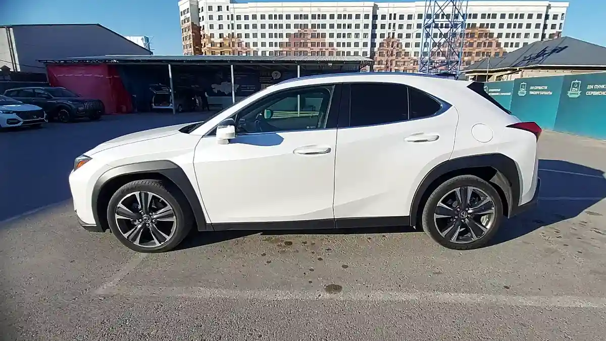 Lexus UX 2019 года за 15 000 000 тг. в Шымкент