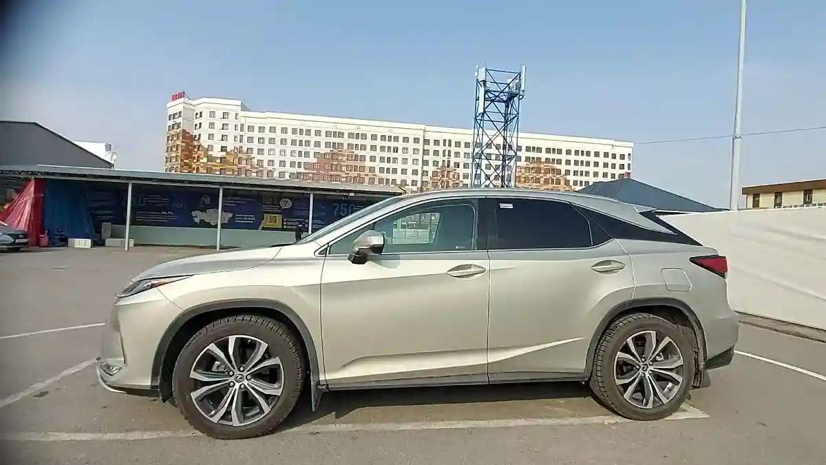 Lexus RX 2022 года за 32 000 000 тг. в Шымкент