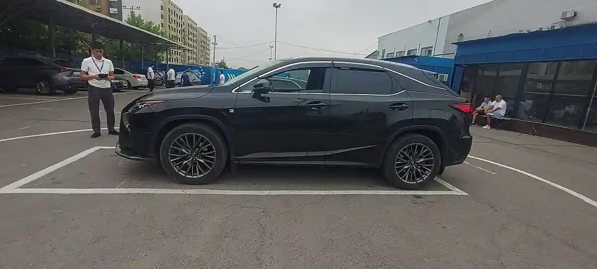 Lexus RX 2018 года за 21 000 000 тг. в Алматы