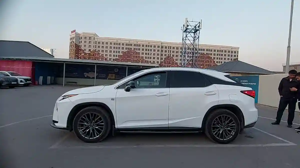 Lexus RX 2019 года за 20 000 000 тг. в Шымкент