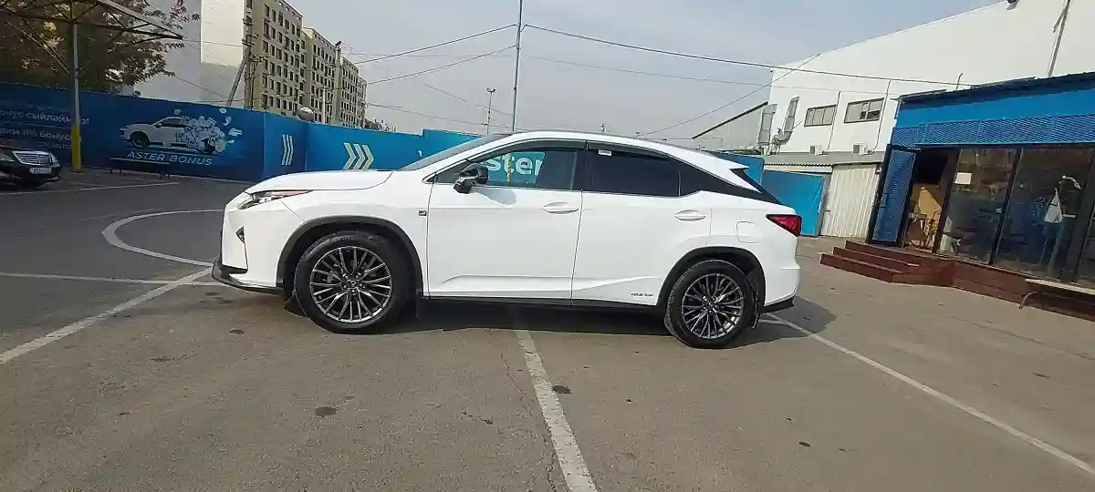 Lexus RX 2018 года за 22 500 000 тг. в Алматы