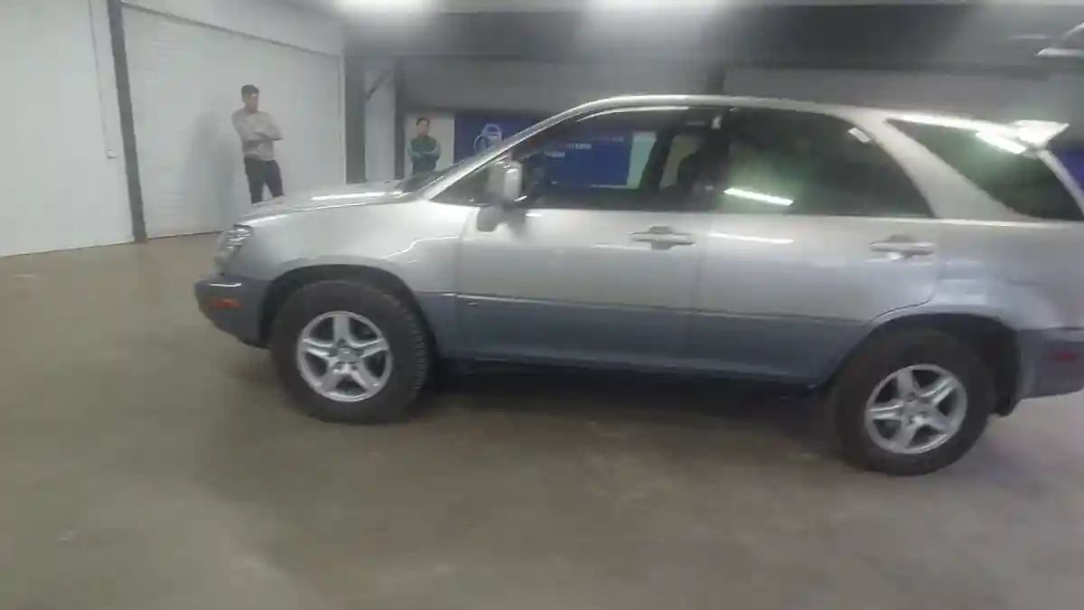 Lexus RX 2000 года за 5 000 000 тг. в Астана