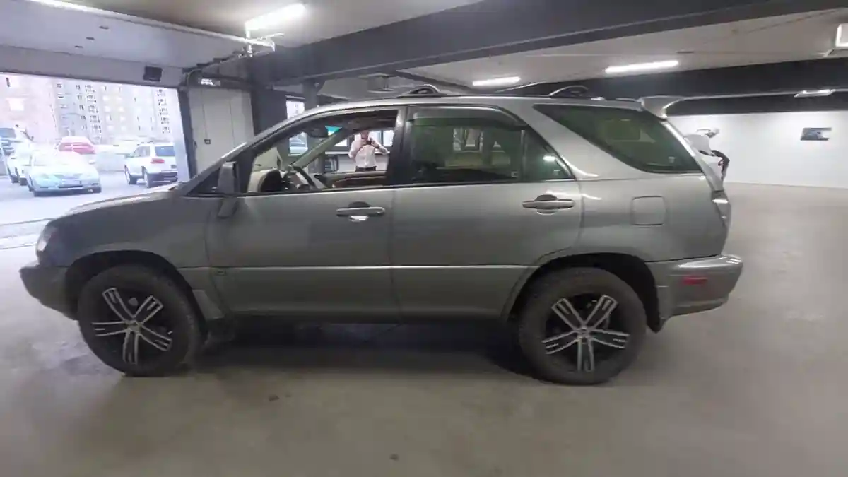 Lexus RX 2002 года за 5 500 000 тг. в Астана