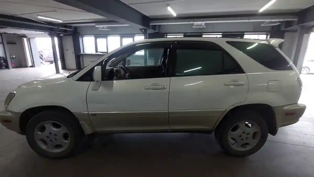 Lexus RX 2000 года за 4 500 000 тг. в Астана