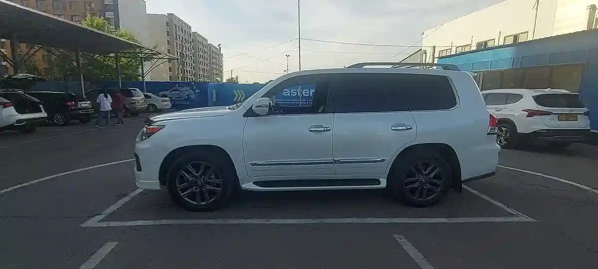 Lexus LX 2012 года за 27 000 000 тг. в Алматы