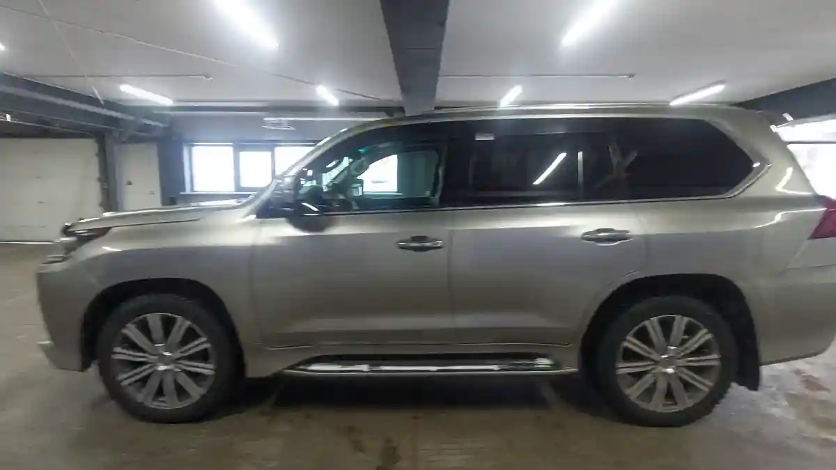 Lexus LX 2015 года за 40 000 000 тг. в Астана
