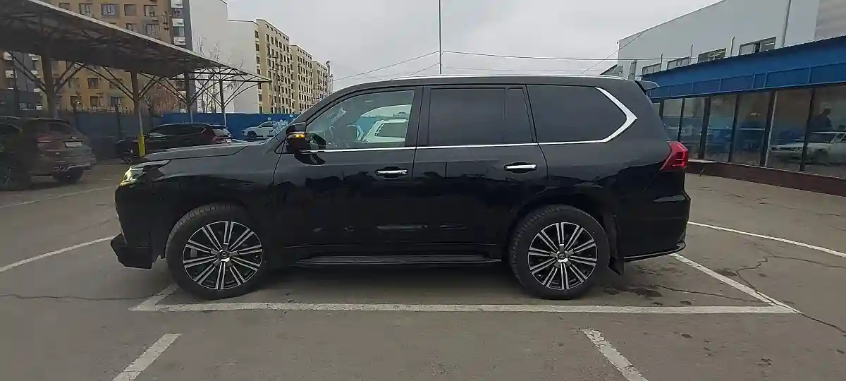 Lexus LX 2019 года за 48 000 000 тг. в Алматы