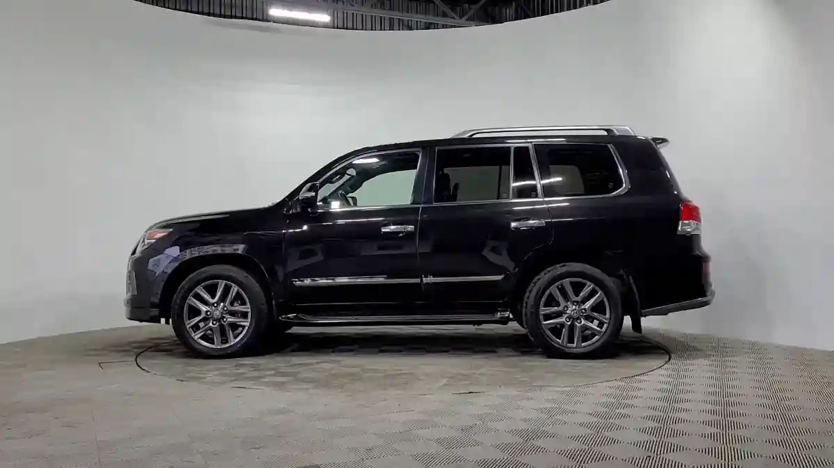 Lexus LX 2015 года за 25 990 000 тг. в Алматы