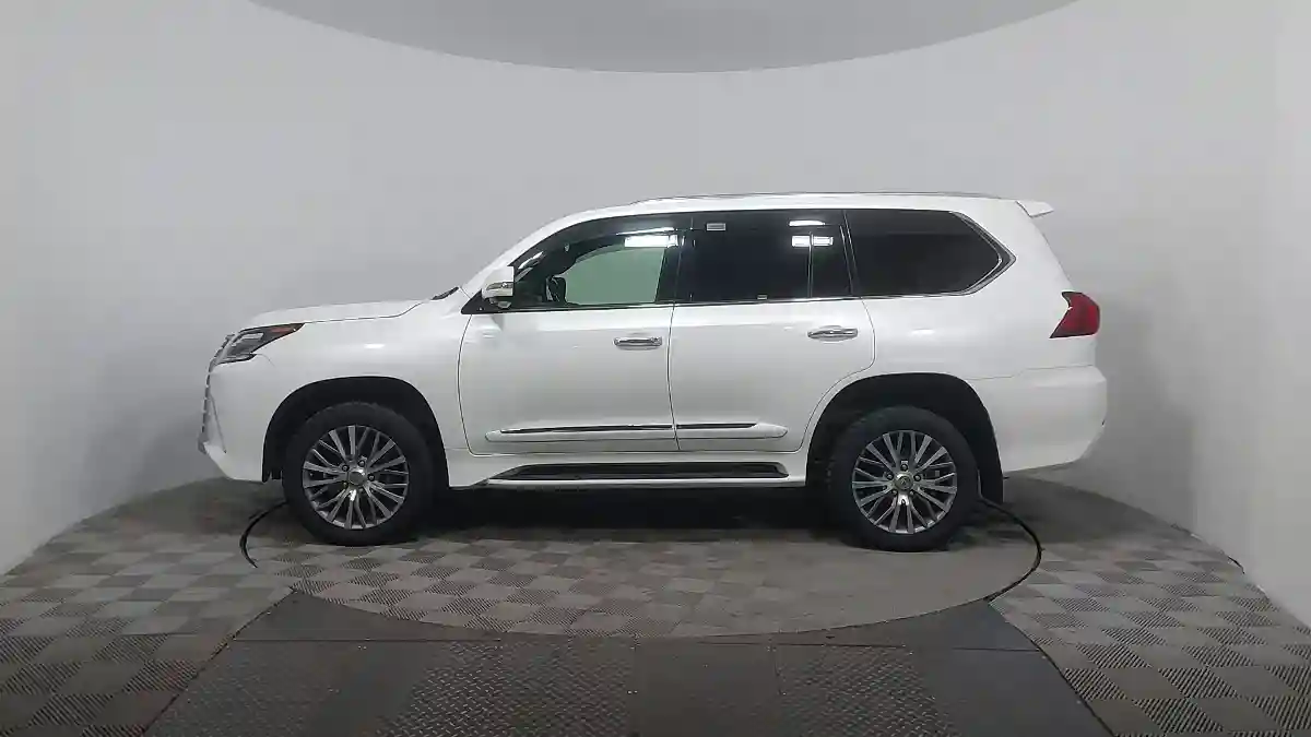 Lexus LX 2017 года за 41 700 000 тг. в Астана