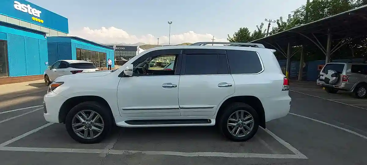 Lexus LX 2013 года за 21 000 000 тг. в Алматы