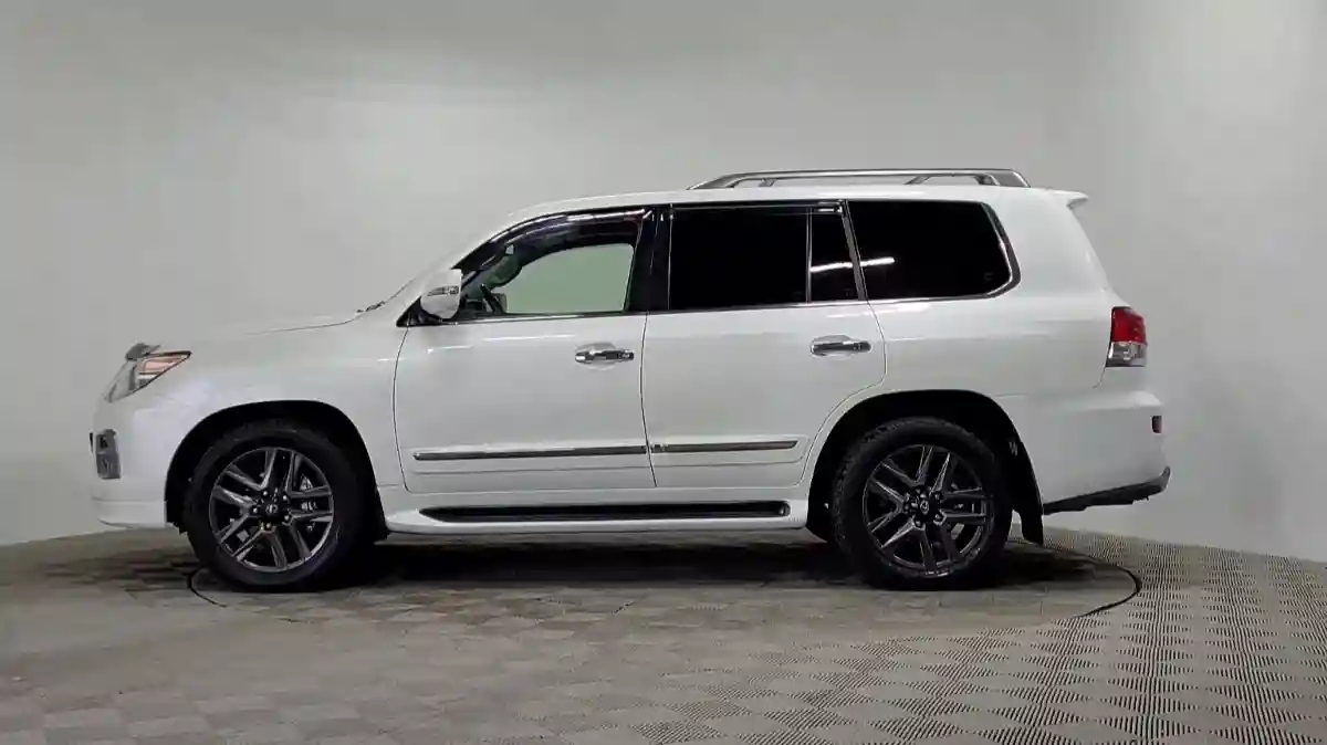 Lexus LX 2014 года за 26 590 000 тг. в Алматы
