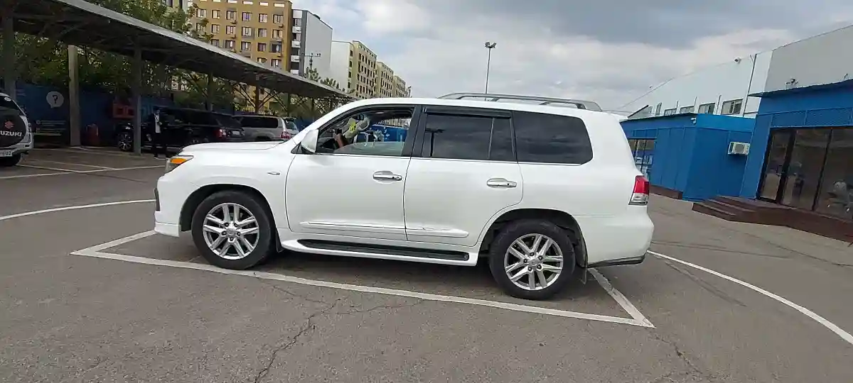 Lexus LX 2011 года за 20 000 000 тг. в Алматы