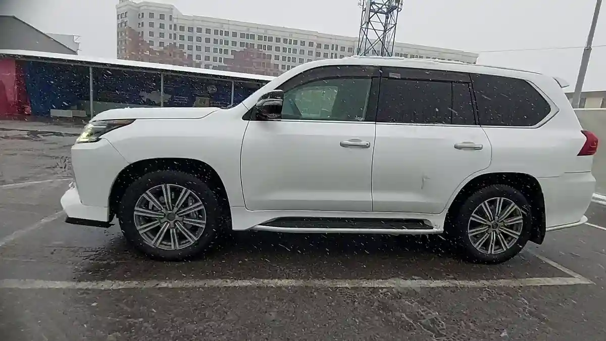 Lexus LX 2016 года за 48 000 000 тг. в Шымкент