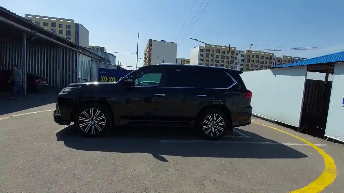 Lexus LX 2019 года за 48 000 000 тг. в Алматы