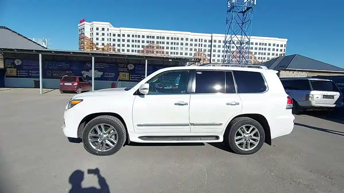 Lexus LX 2013 года за 35 000 000 тг. в Шымкент