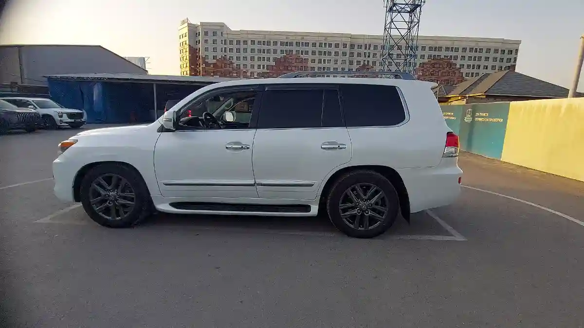 Lexus LX 2015 года за 25 000 000 тг. в Шымкент