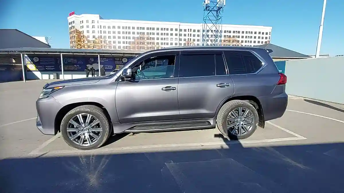 Lexus LX 2017 года за 50 000 000 тг. в Шымкент