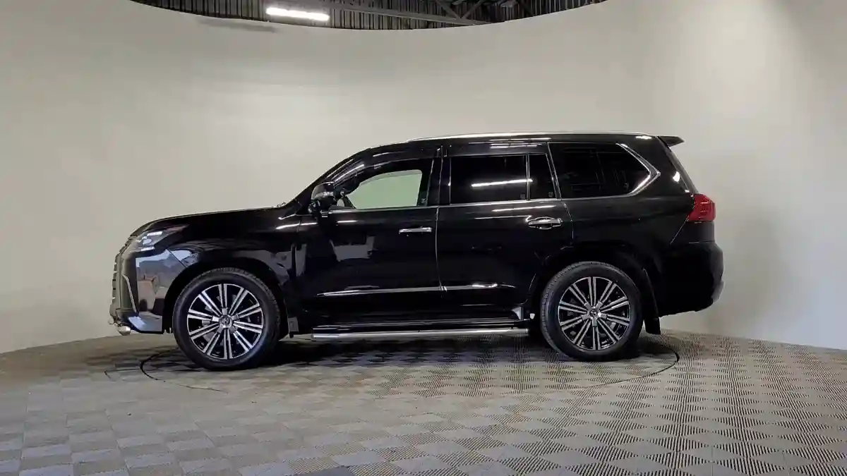 Lexus LX 2017 года за 34 990 000 тг. в Алматы