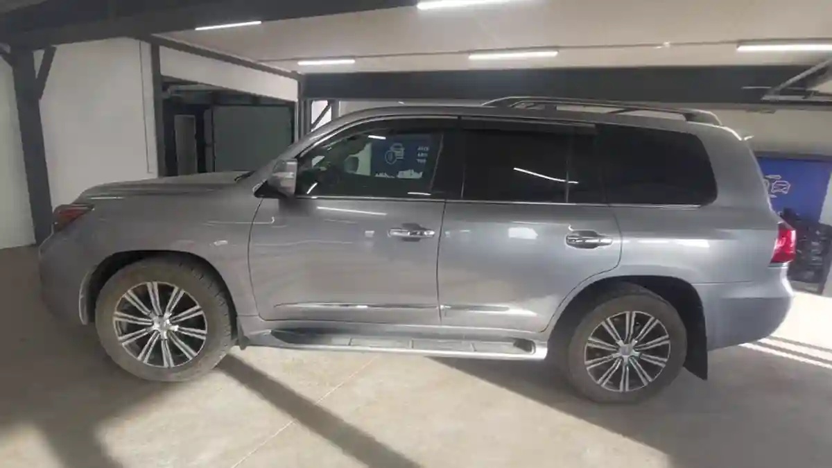Lexus LX 2008 года за 15 000 000 тг. в Астана