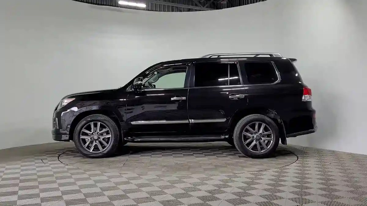 Lexus LX 2013 года за 25 990 000 тг. в Алматы