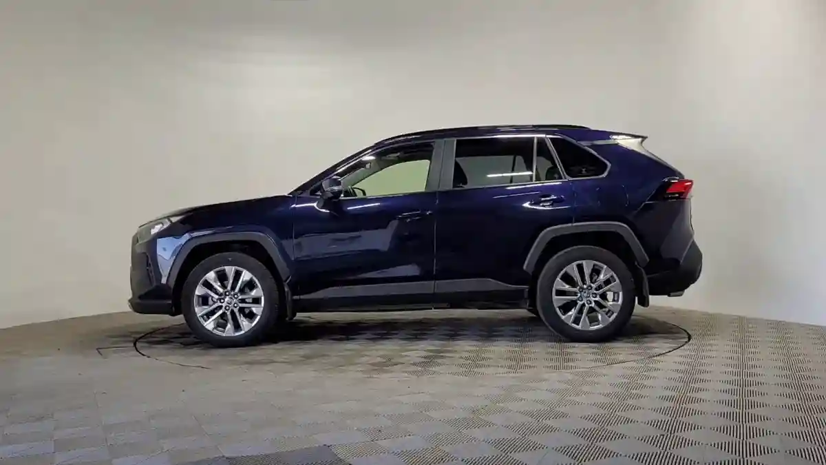 Toyota RAV4 2020 года за 13 990 000 тг. в Алматы