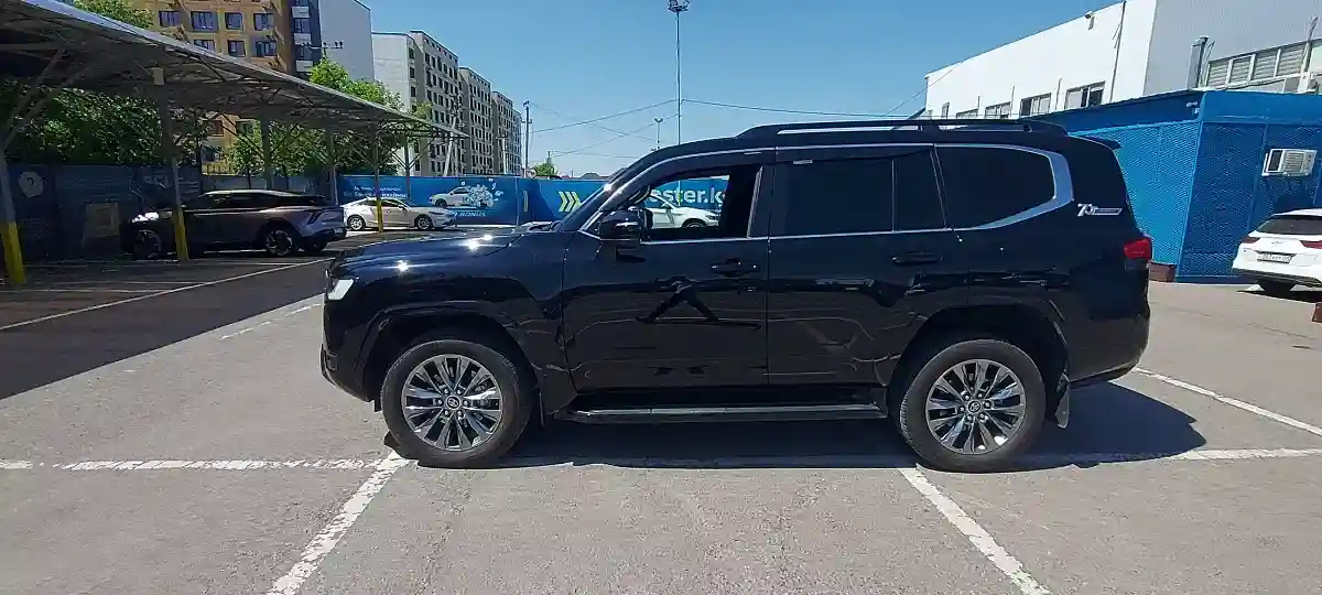 Toyota Land Cruiser 2022 года за 50 000 000 тг. в Алматы