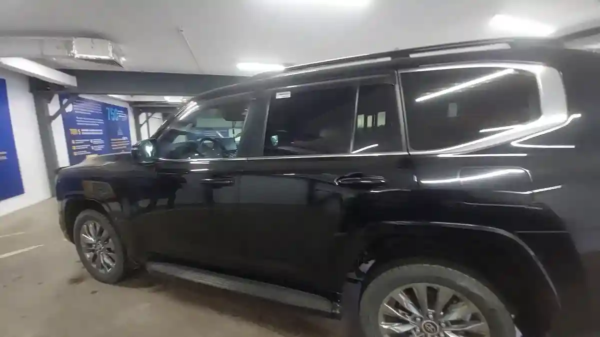 Toyota Land Cruiser 2022 года за 53 000 000 тг. в Астана