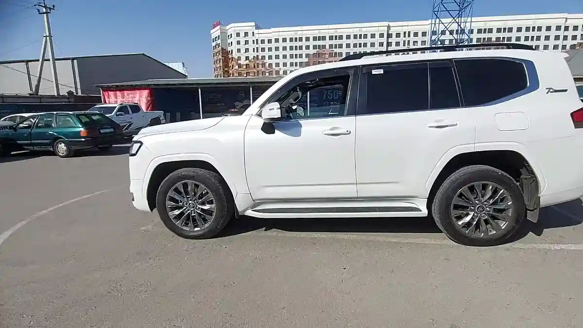Toyota Land Cruiser 2022 года за 52 000 000 тг. в Шымкент