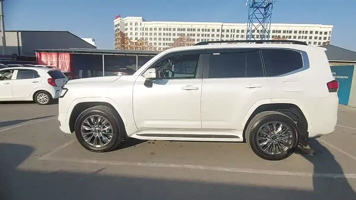 Toyota Land Cruiser 2022 года за 52 000 000 тг. в Шымкент