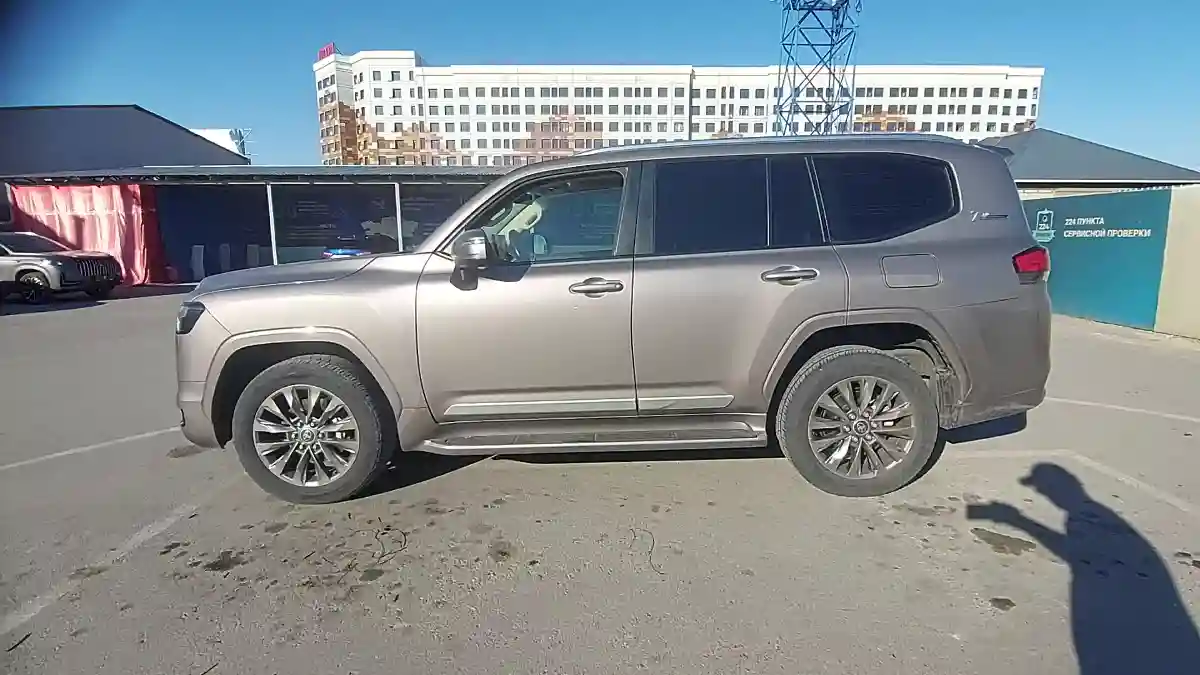 Toyota Land Cruiser 2022 года за 54 000 000 тг. в Шымкент