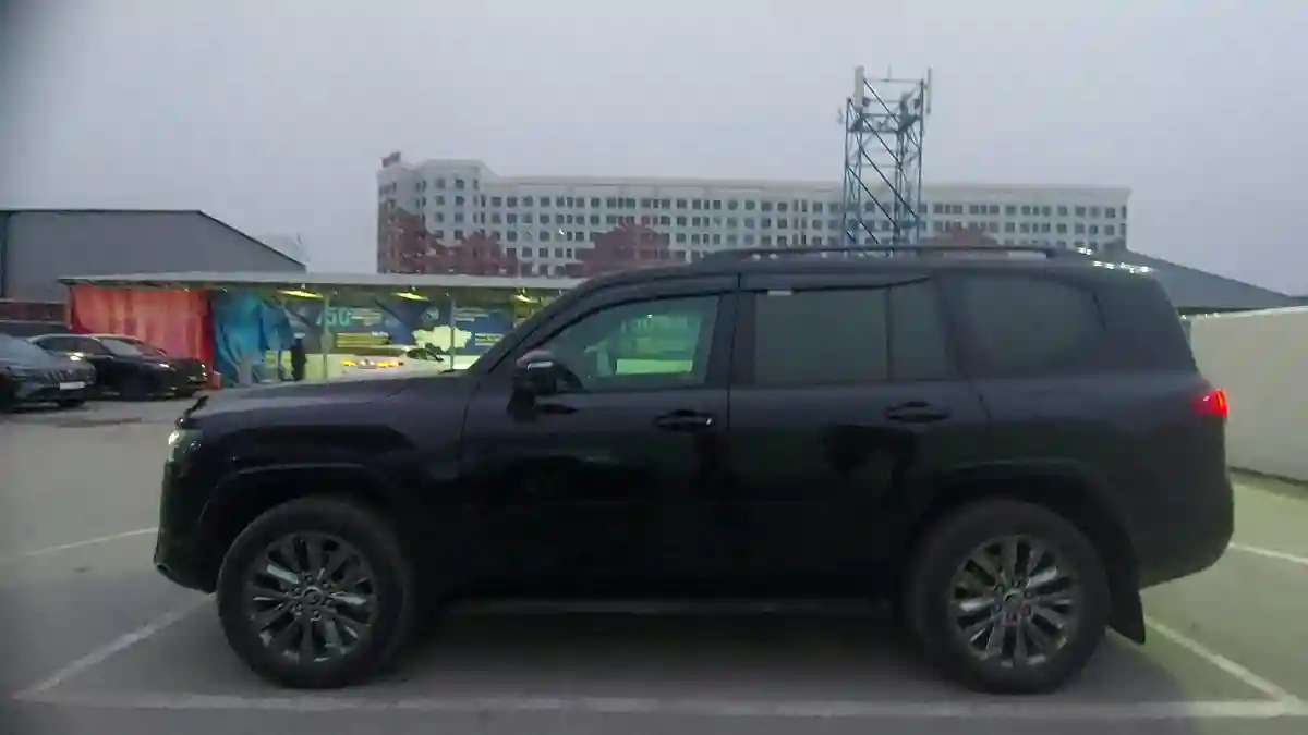 Toyota Land Cruiser 2021 года за 44 000 000 тг. в Шымкент