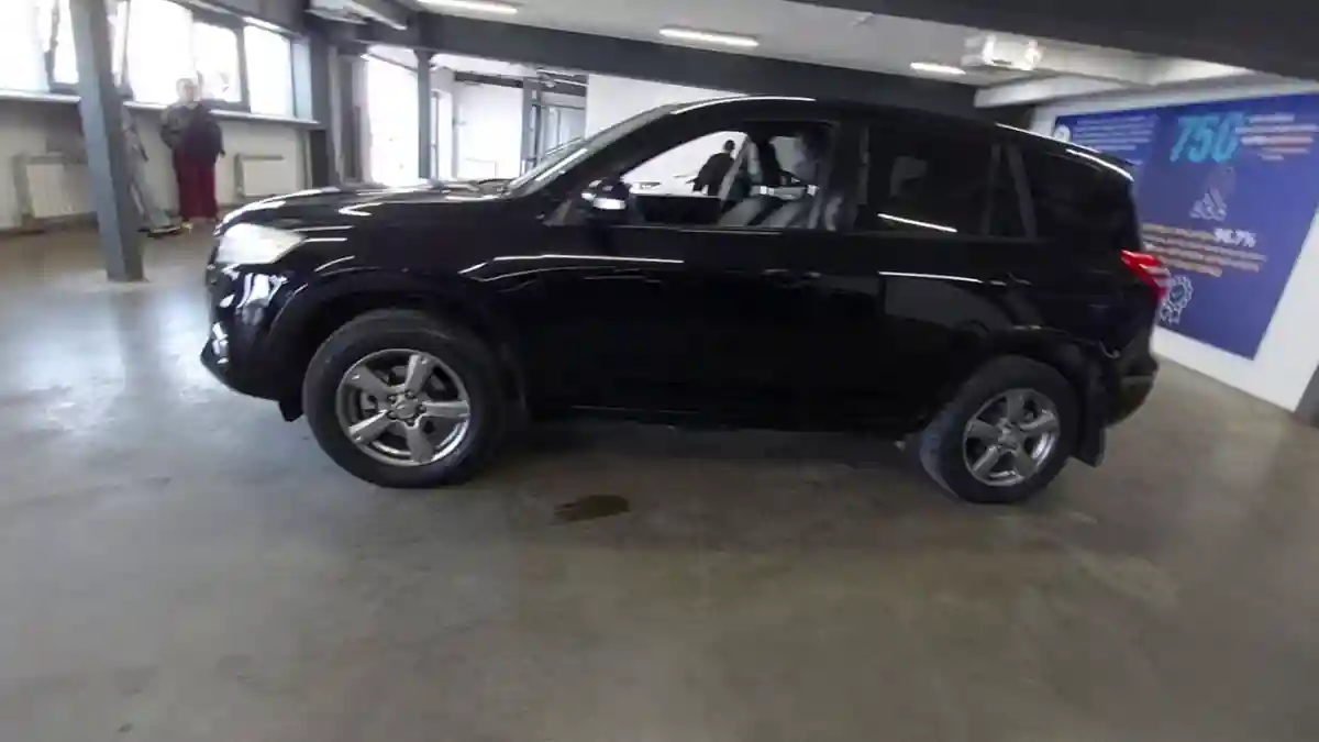 Toyota RAV4 2012 года за 10 000 000 тг. в Астана