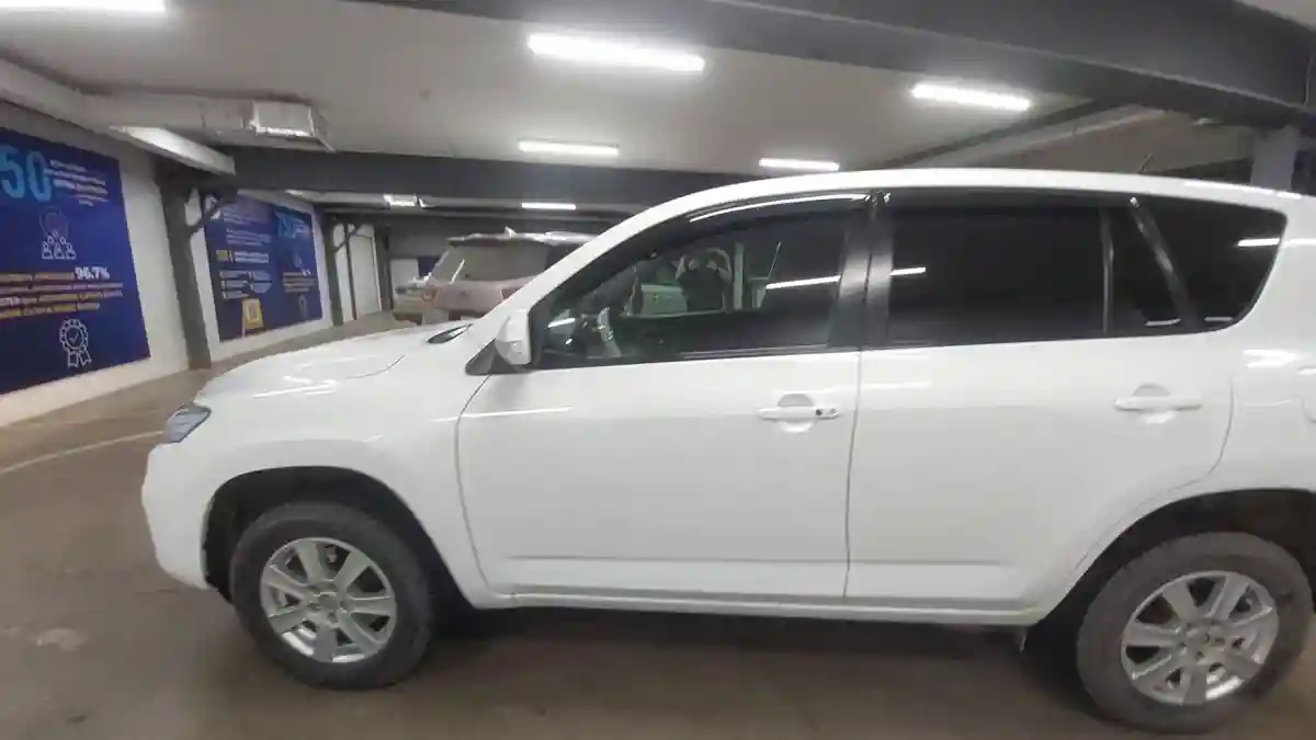 Toyota RAV4 2010 года за 8 000 000 тг. в Астана