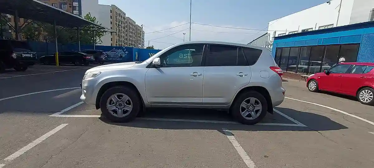 Toyota RAV4 2012 года за 9 000 000 тг. в Алматы
