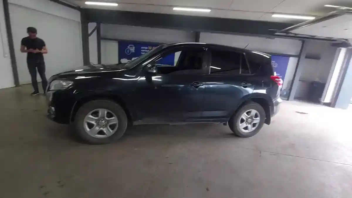 Toyota RAV4 2012 года за 6 700 000 тг. в Астана