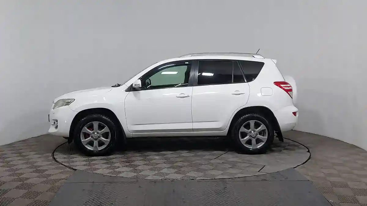 Toyota RAV4 2010 года за 8 010 000 тг. в Астана