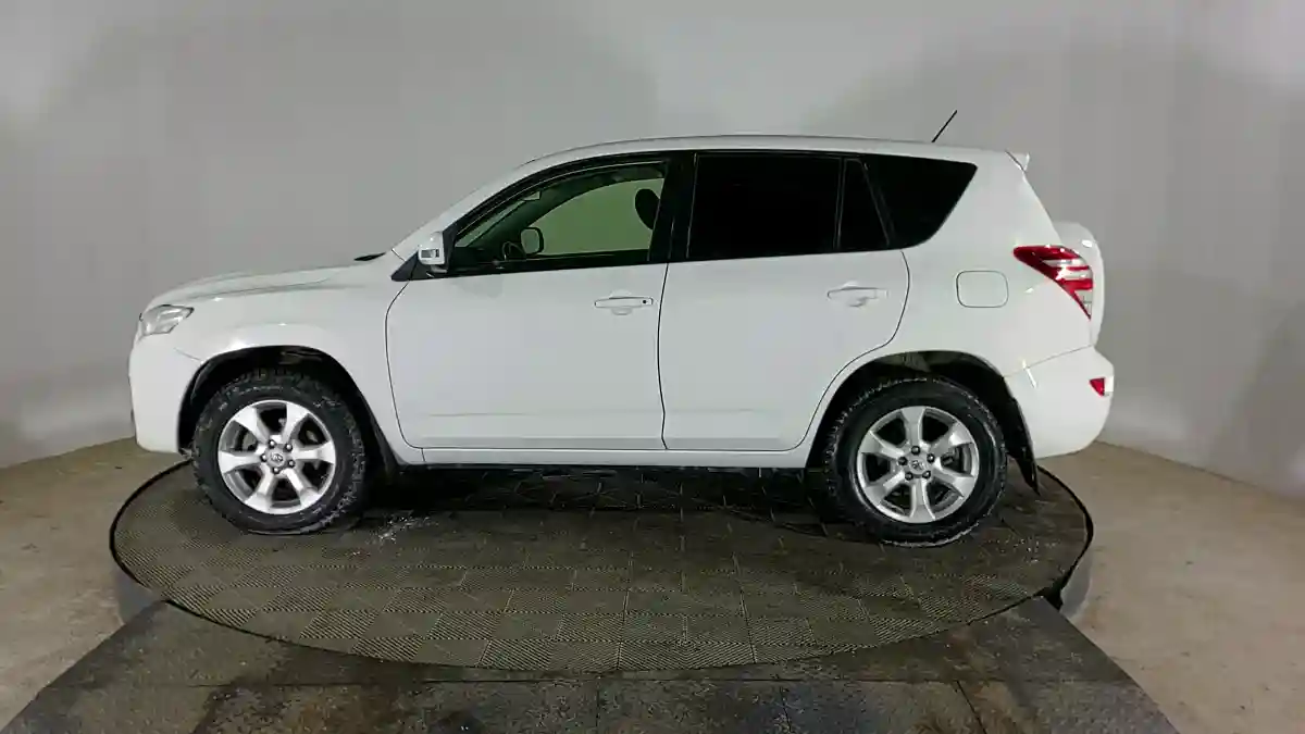 Toyota RAV4 2012 года за 7 050 000 тг. в Уральск