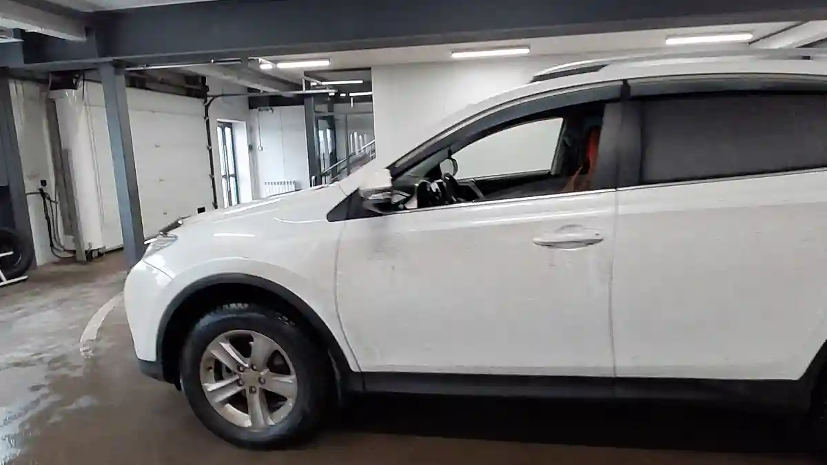 Toyota RAV4 2013 года за 8 300 000 тг. в Астана