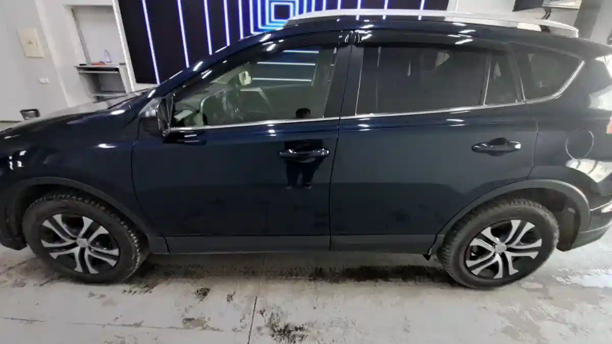 Toyota RAV4 2018 года за 12 800 000 тг. в Павлодар