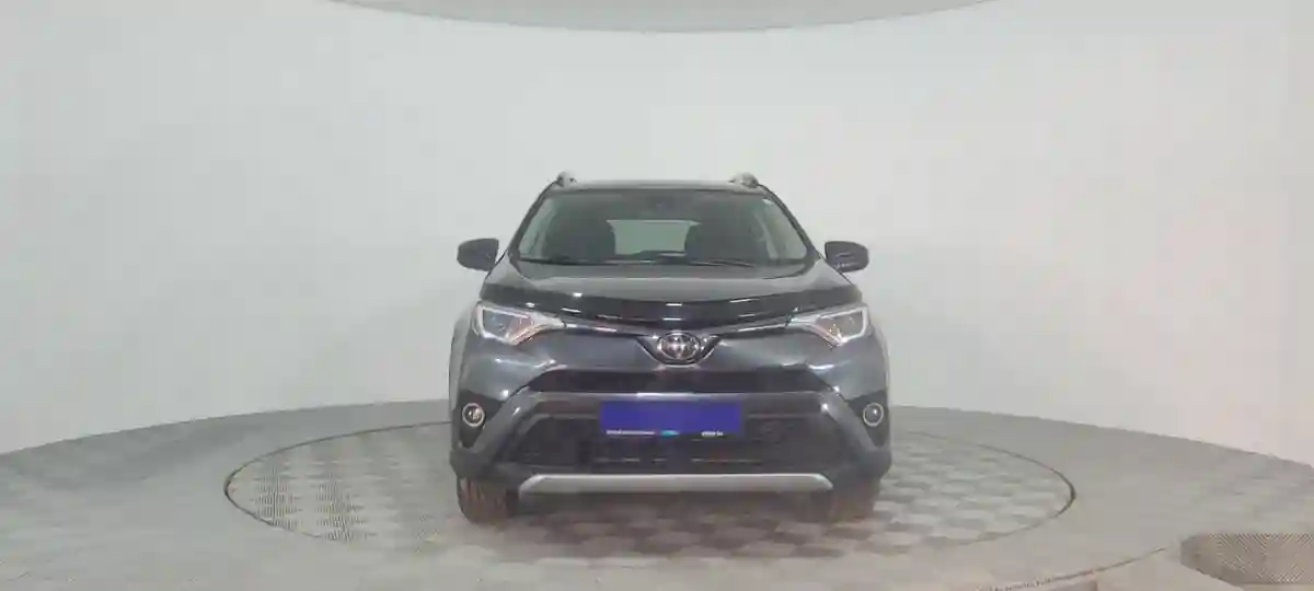 Toyota RAV4 2017 года за 12 130 000 тг. в Караганда