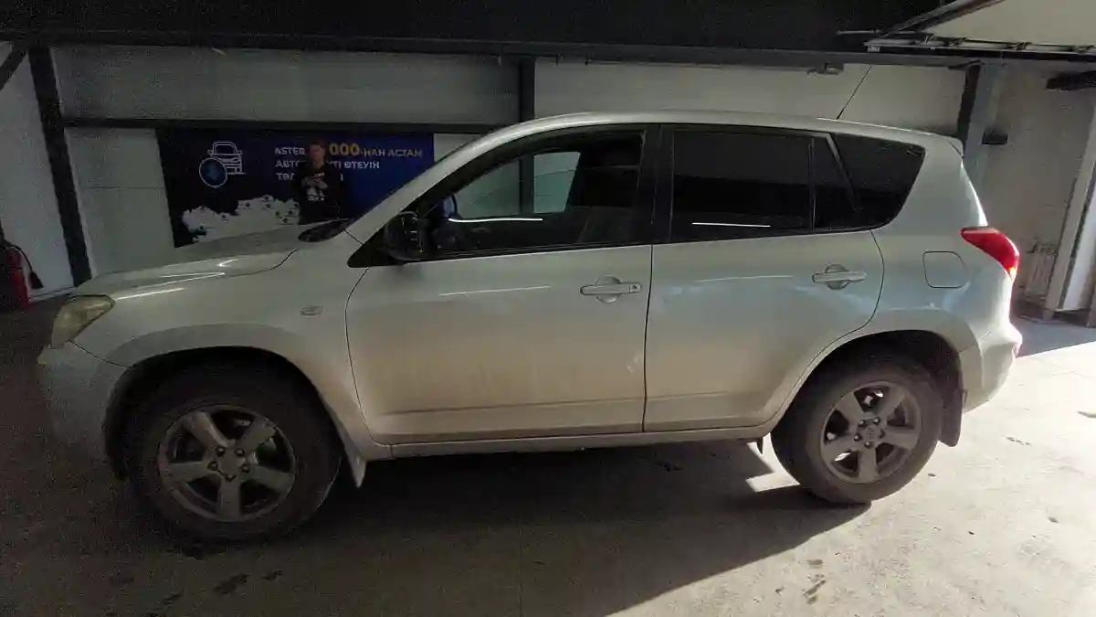 Toyota RAV4 2007 года за 7 000 000 тг. в Астана