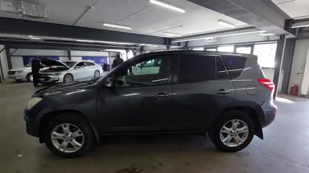 Toyota RAV4 2010 года за 8 200 000 тг. в Астана