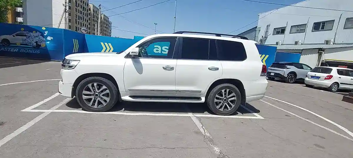 Toyota Land Cruiser 2016 года за 28 000 000 тг. в Алматы