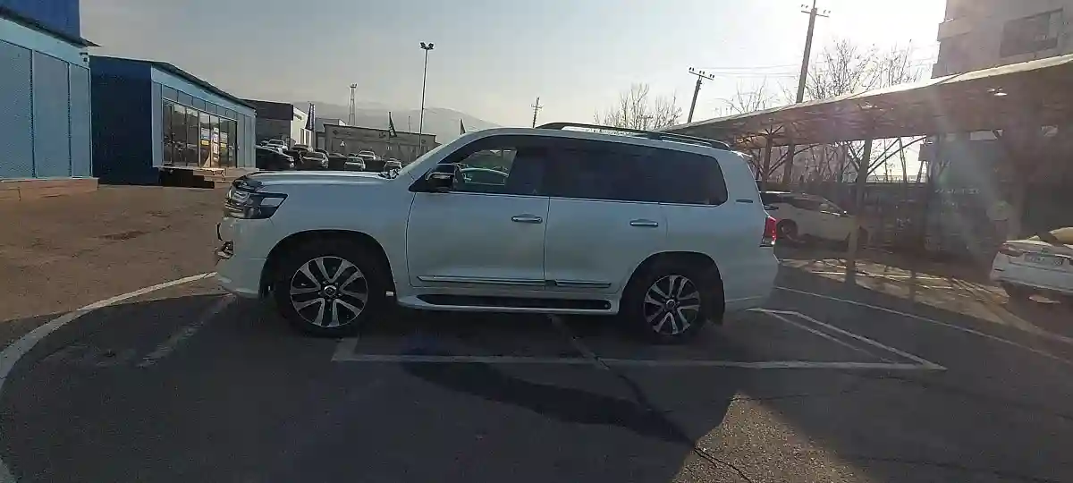 Toyota Land Cruiser 2020 года за 40 000 000 тг. в Алматы
