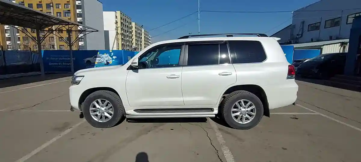 Toyota Land Cruiser 2015 года за 26 000 000 тг. в Алматы