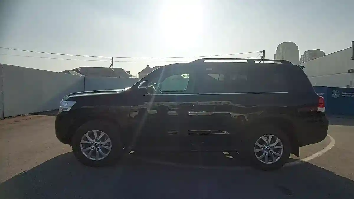 Toyota Land Cruiser 2020 года за 43 000 000 тг. в Шымкент